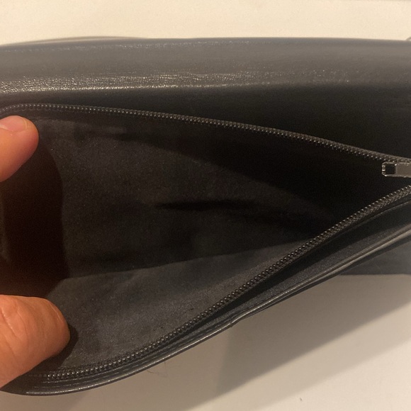 CHANEL LONG TRAVEL WALLET LAMBSKIN INTERIOR - Picture 8 of 14